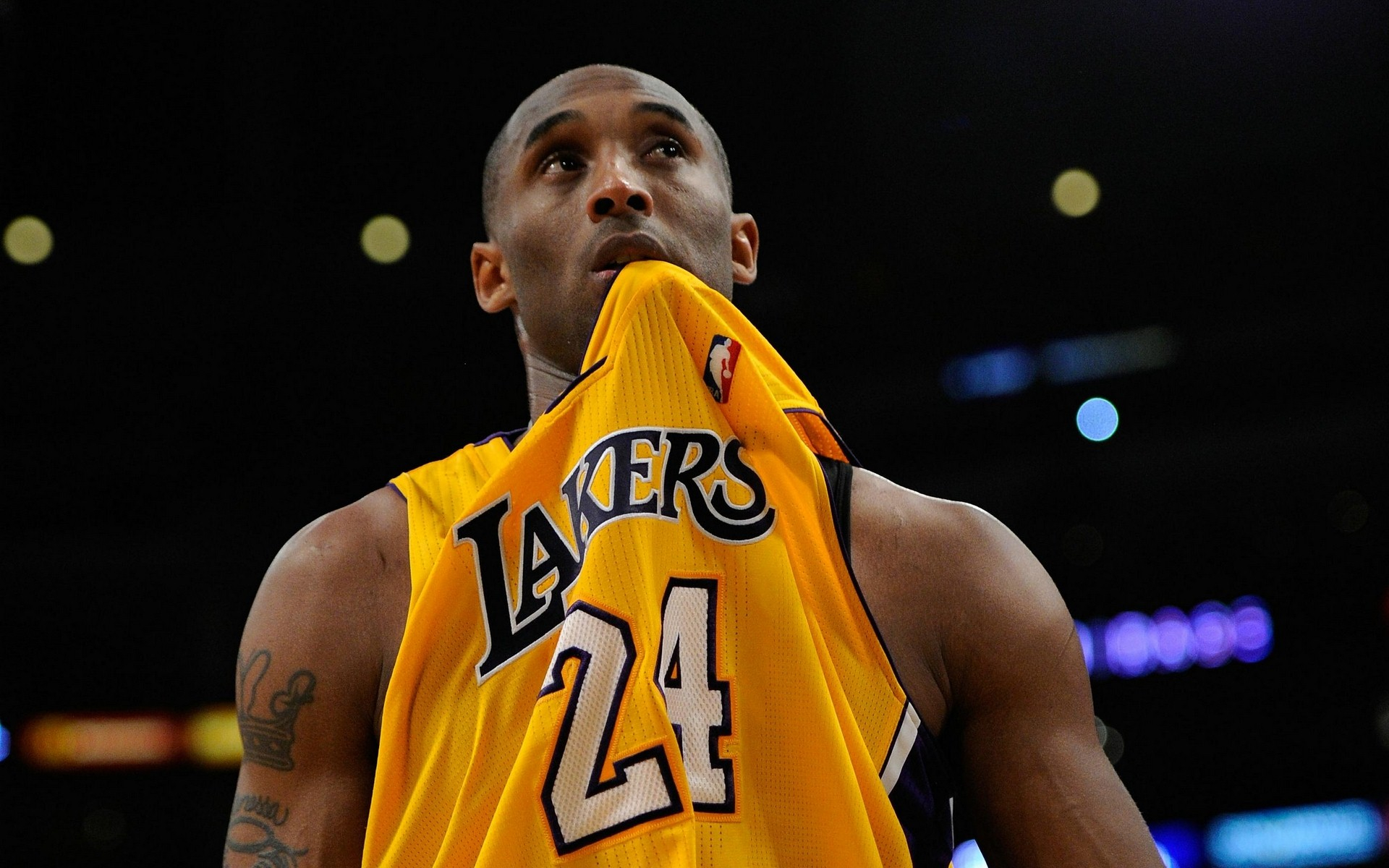 水晶宫恐失锋线王牌！马特塔续约僵局，明夏离队成定局？（马特塔续约受阻，水晶宫锋线王牌恐于明夏告别）