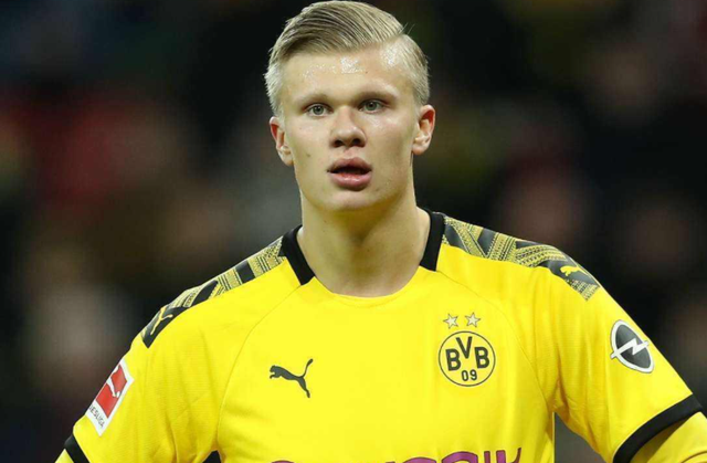 马斯坦托诺受伤后，皇马陷入困局。 ​（马斯坦托诺伤退，皇马陷入困境）